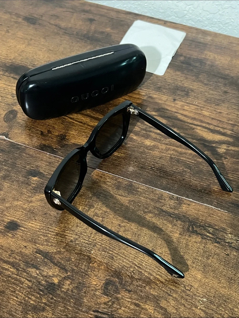 Gucci Black Square Sunglasses with Gold Logo Accent GG0163S 001 51[]22